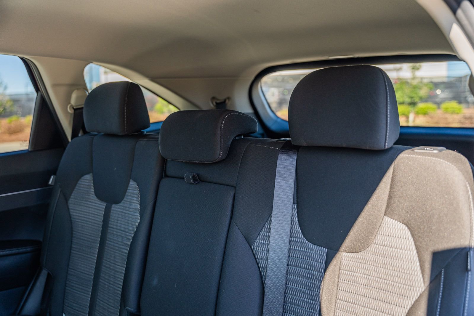 Used 2025 Kia Sorento LX image 19