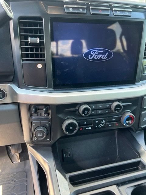 Used 2024 Ford F250 XLT w/ Black Appearance Package AWD/4WD image 9