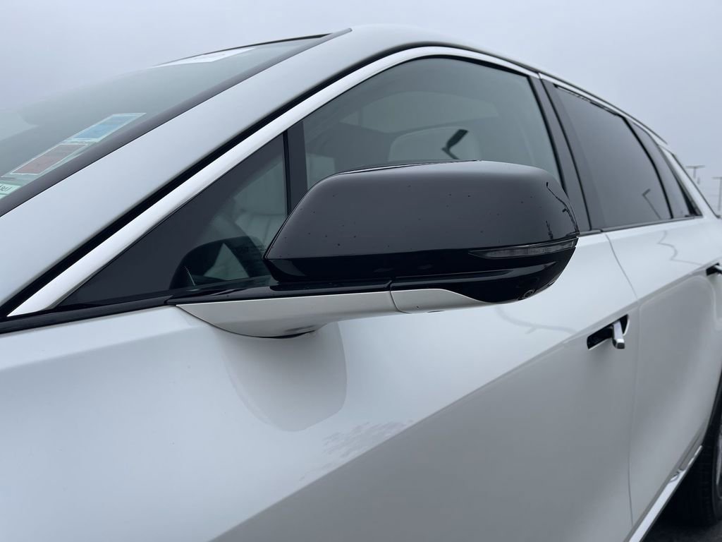 Certified 2024 Cadillac Lyriq Luxury image 11
