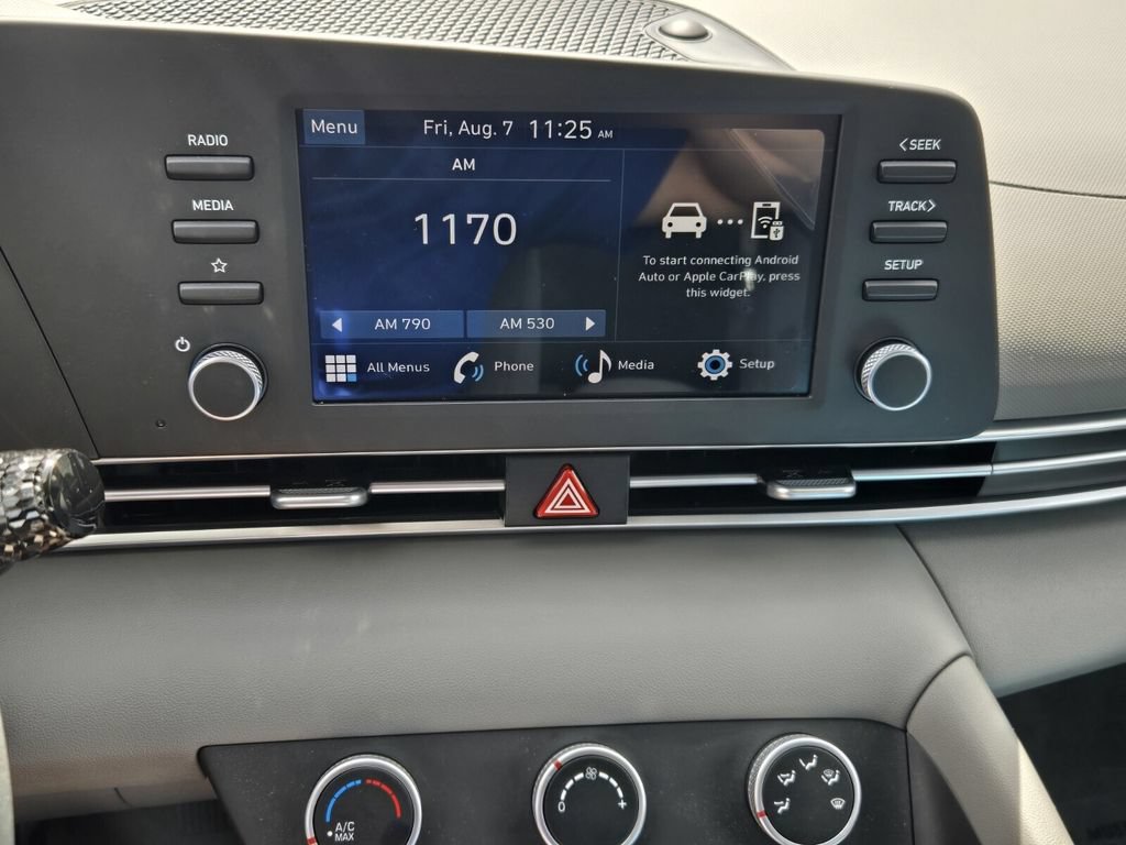 Used 2026 Hyundai Elantra SE FWD image 18