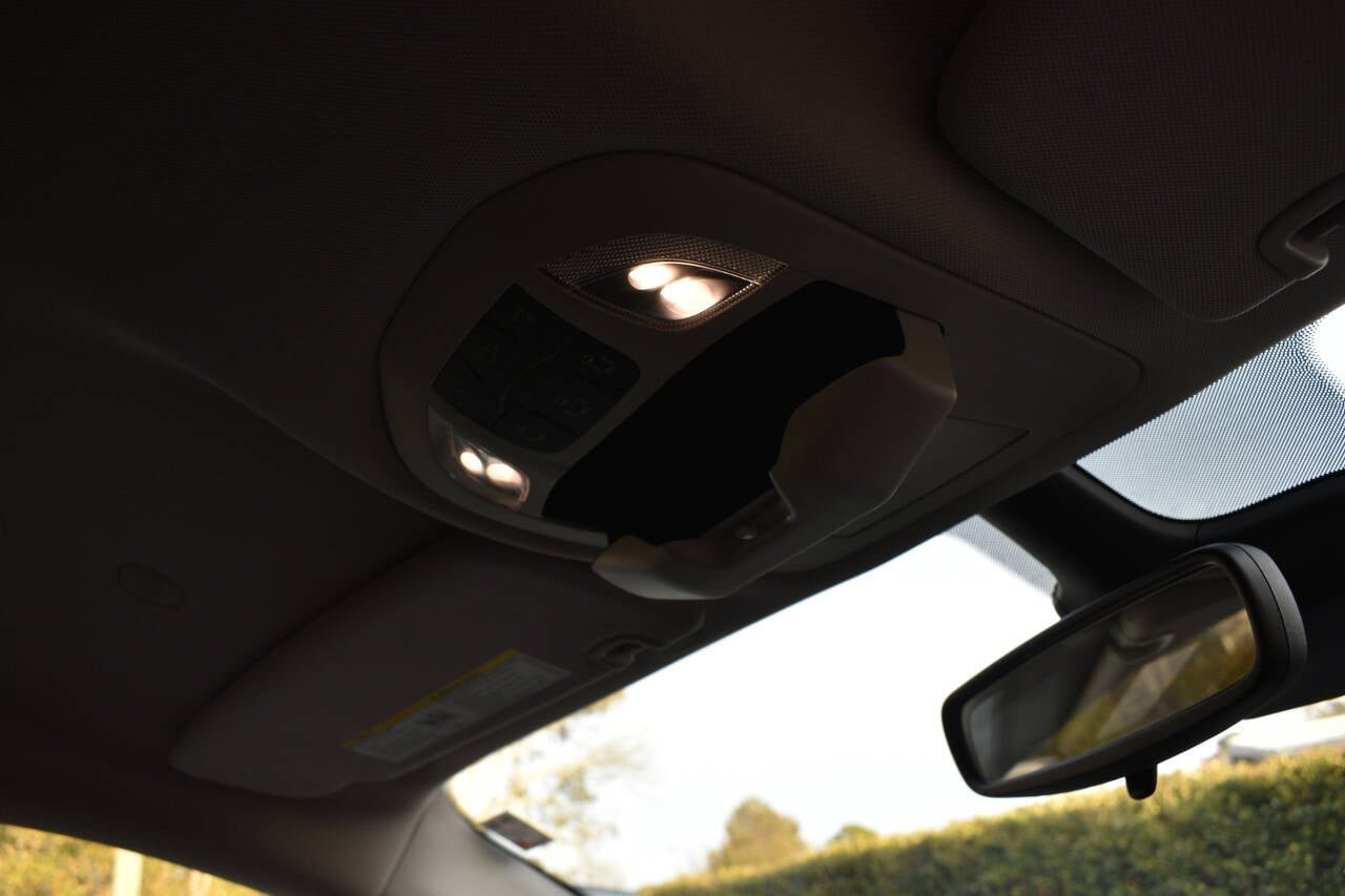 Used 2023 Chrysler Pacifica Touring-L FWD image 26