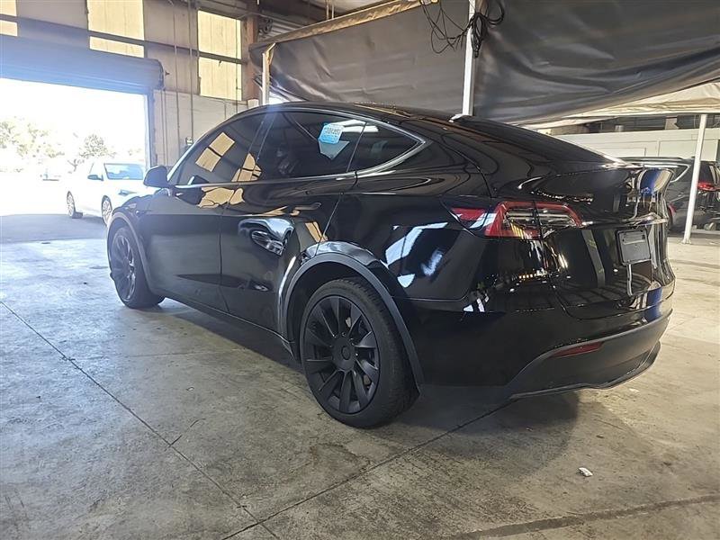 Used 2025 Tesla Model Y Long Range image 4