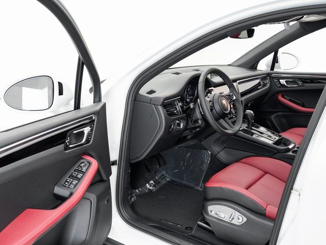 Certified 2025 Porsche Macan AWD/4WD image 7
