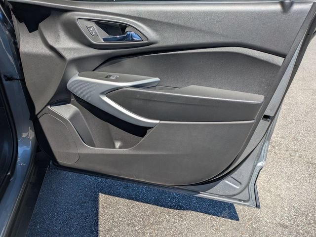 New 2026 Chevrolet Trax RS w/ Sunroof Package FWD image 31