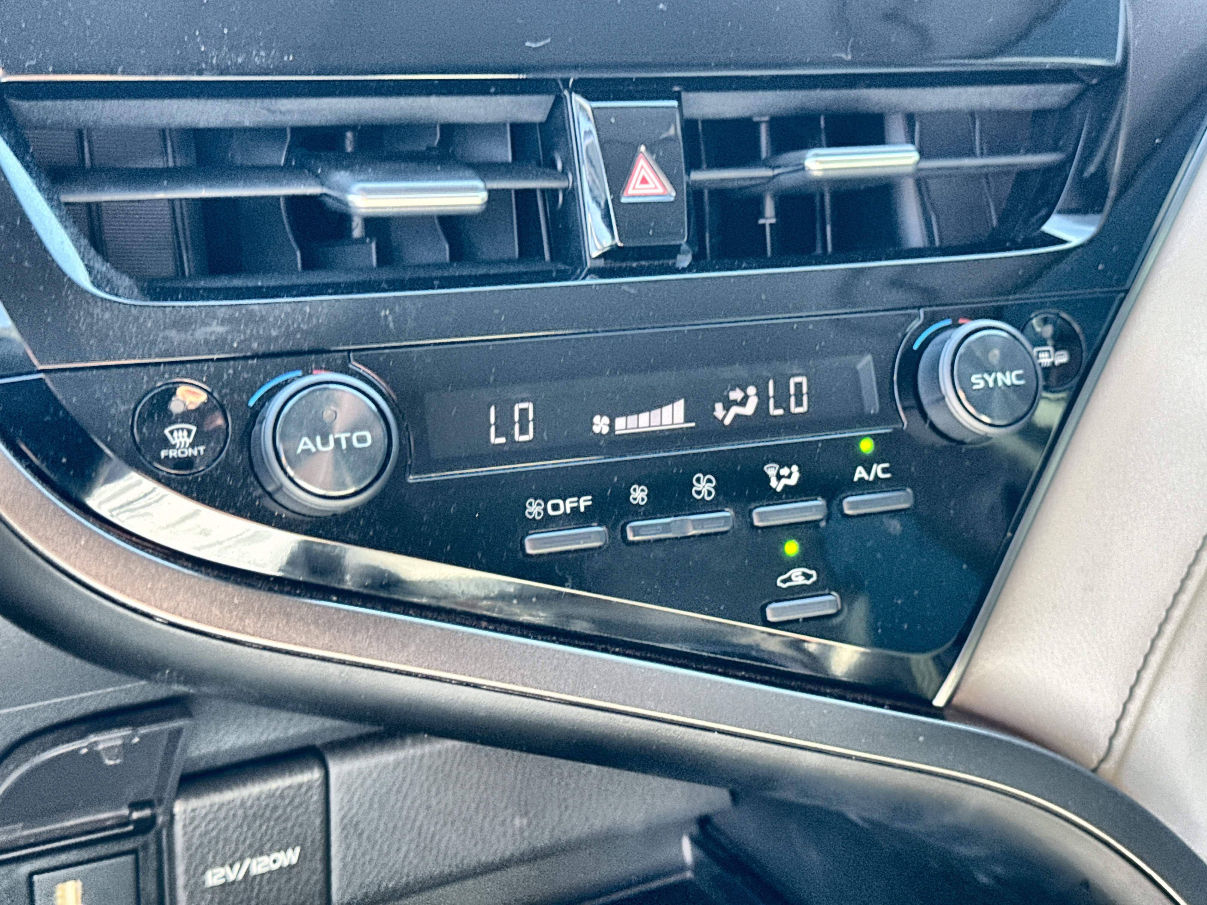 Used 2023 Toyota Camry SE image 17