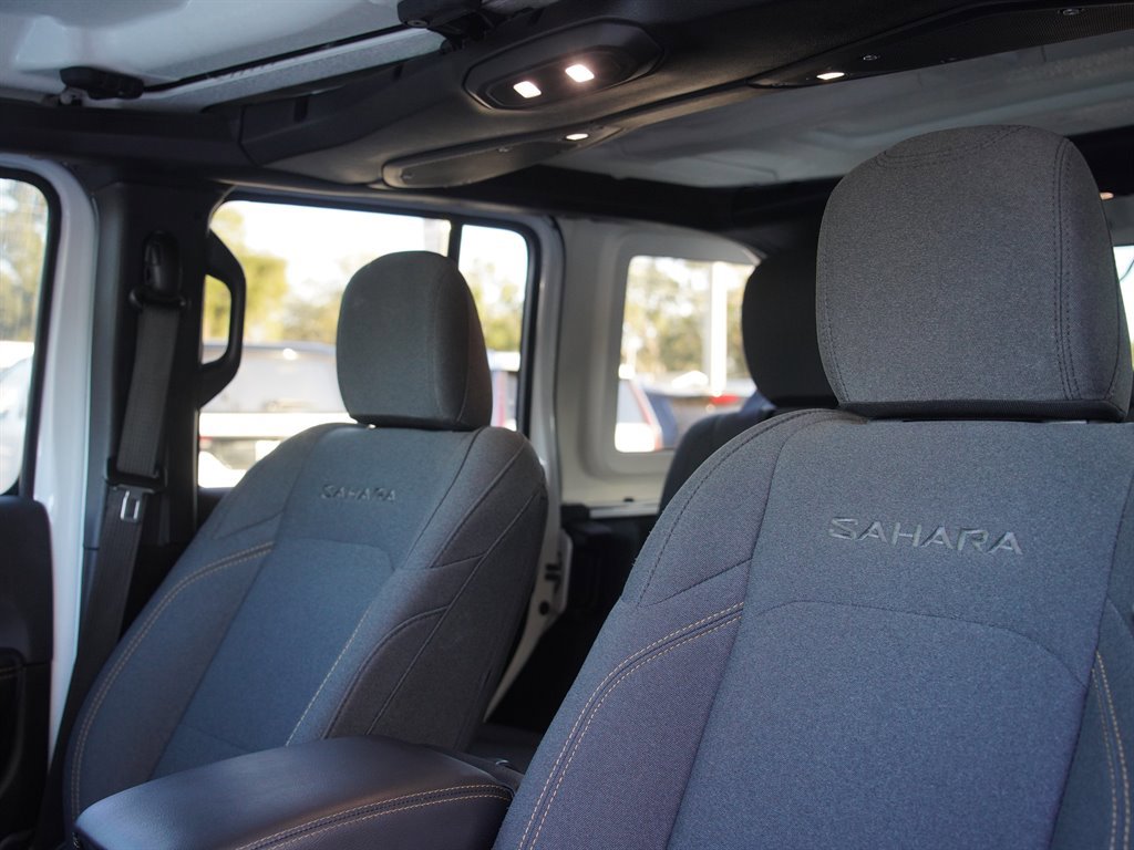 Used 2024 Jeep Wrangler Unlimited Sahara image 6