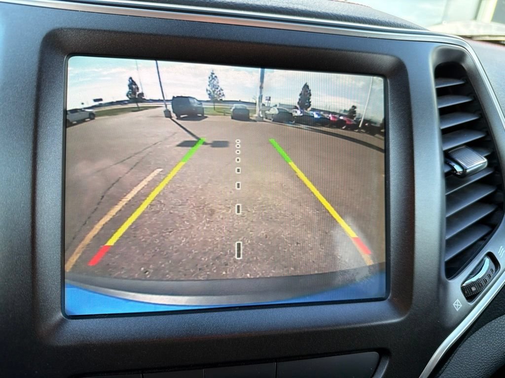 Used 2019 Jeep Cherokee Trailhawk AWD/4WD image 10