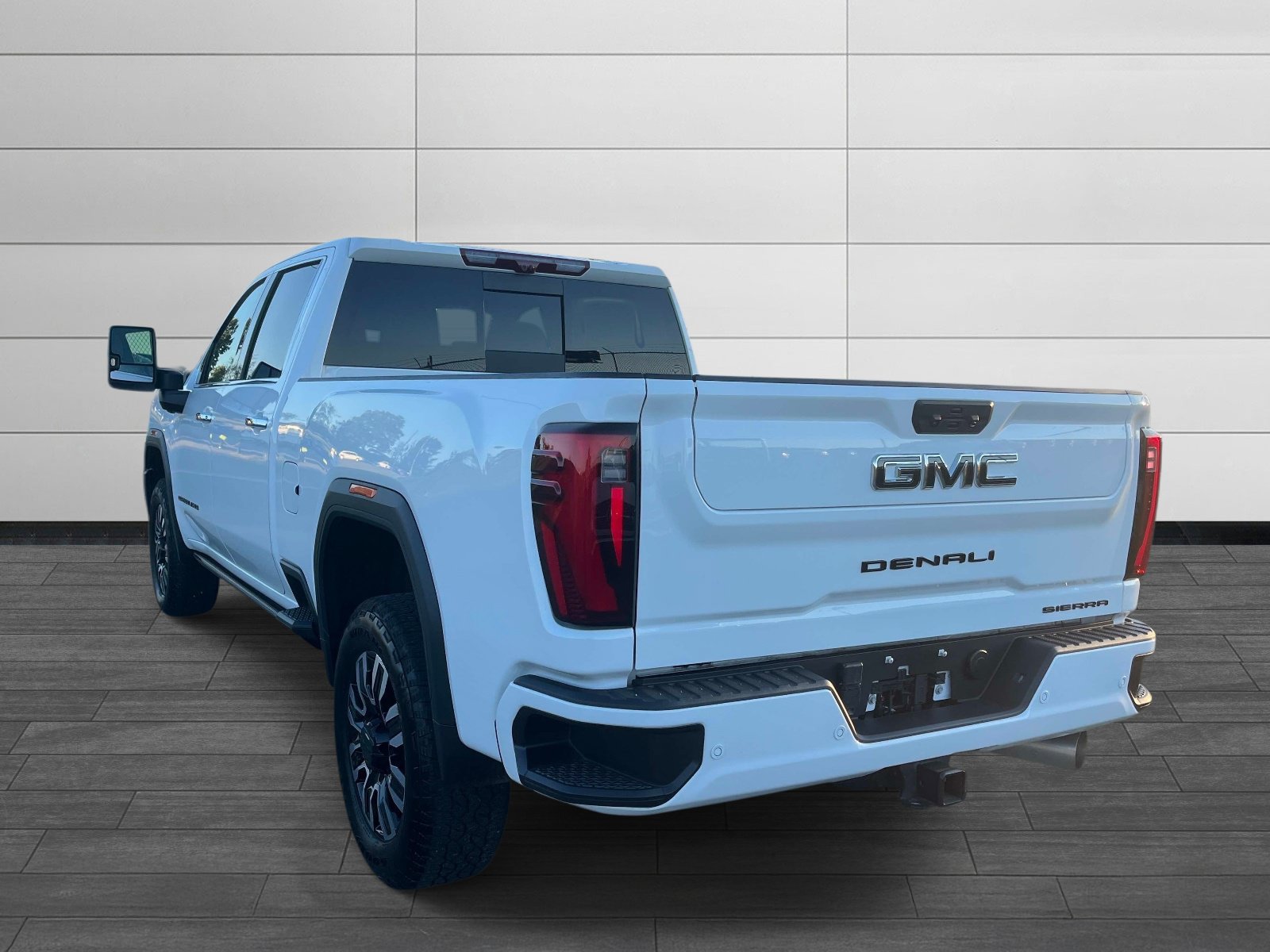 Used 2024 GMC Sierra 2500 Denali Ultimate AWD/4WD image 5