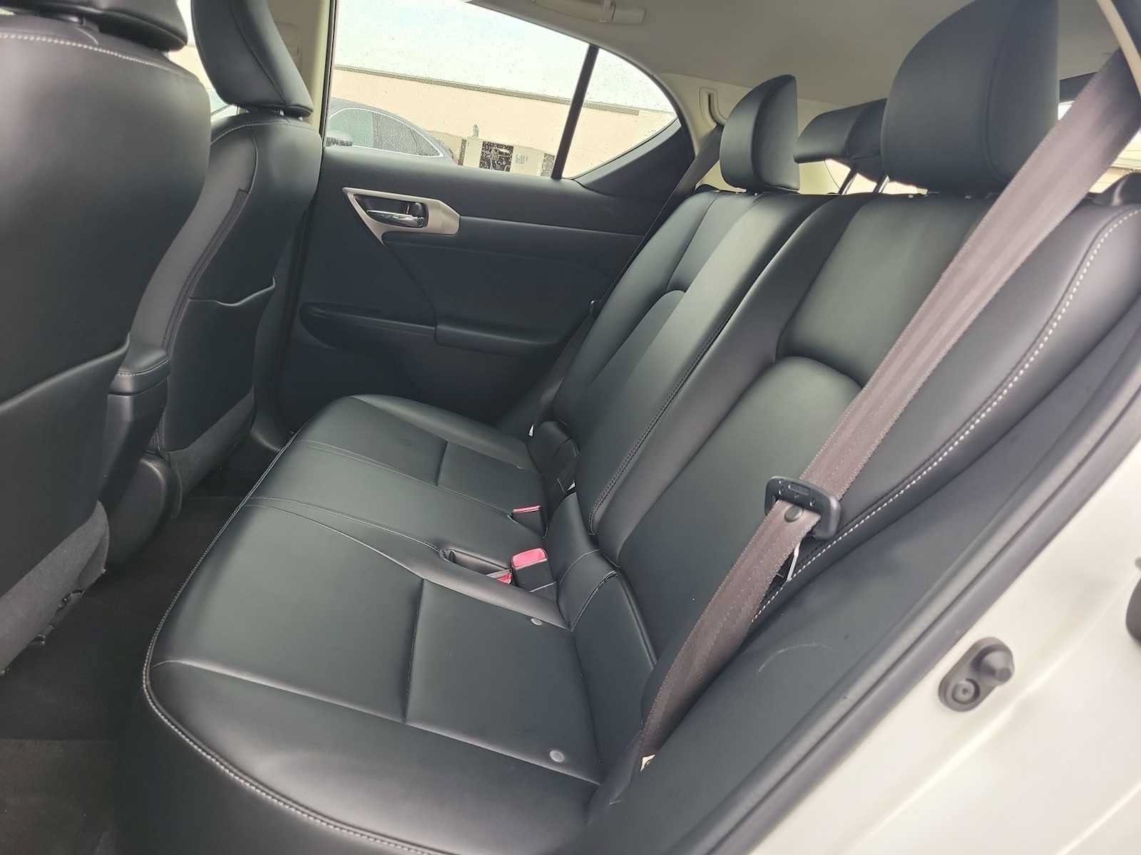 Used 2016 Lexus CT 200h w/ Accessory Package 2 FWD image 18