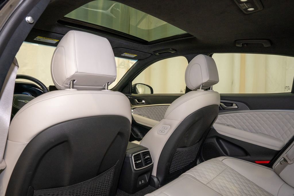 Used 2024 Genesis G70 3.3T Advanced w/ Sport Prestige Package image 11