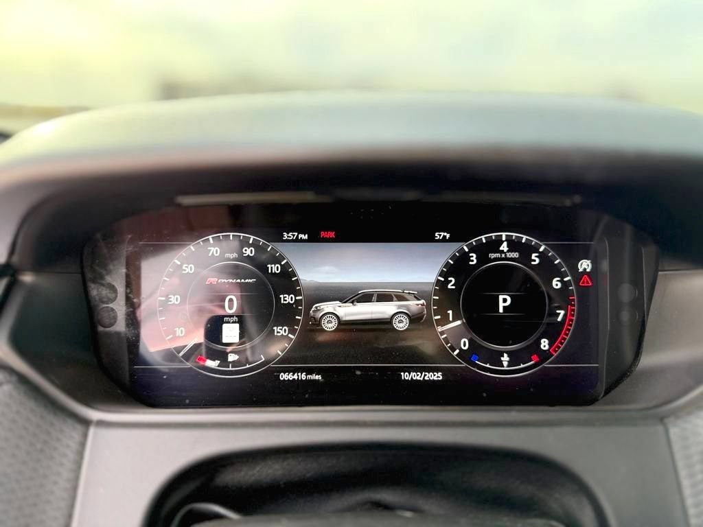 Used 2018 Land Rover Range Rover Velar R-Dynamic SE AWD/4WD image 33