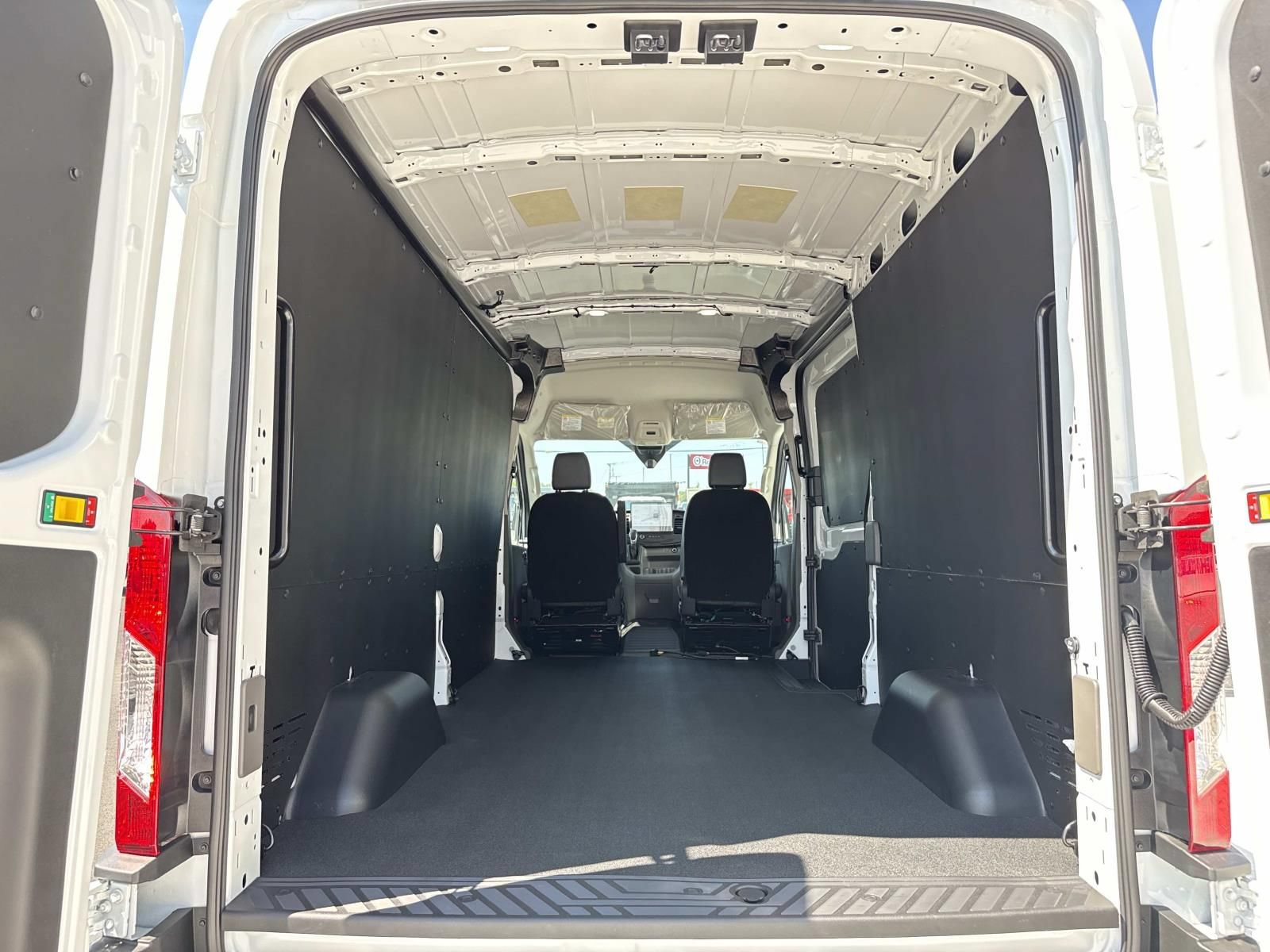 New 2026 Ford Transit 250 148 Medium Roof w/ Load Area Protection Package RWD image 12