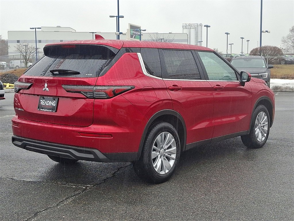 New 2026 Mitsubishi Outlander ES image 5