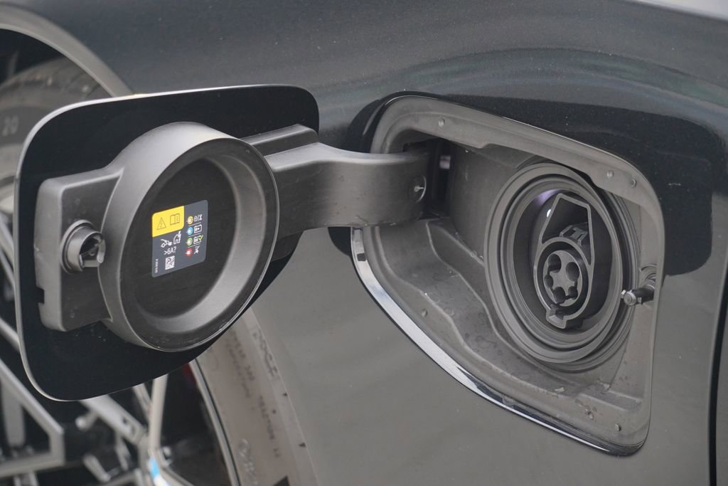 New 2026 BMW M5 w/ Carbon Package image 6