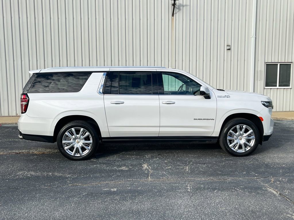 Used 2021 Chevrolet Suburban High Country w/ Premium Package image 7