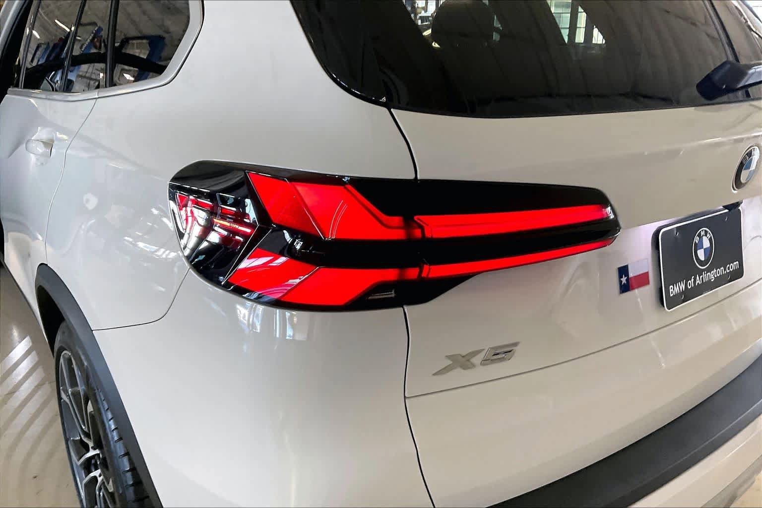 Certified 2024 BMW X5 xDrive40i w/ Premium Package AWD/4WD image 26