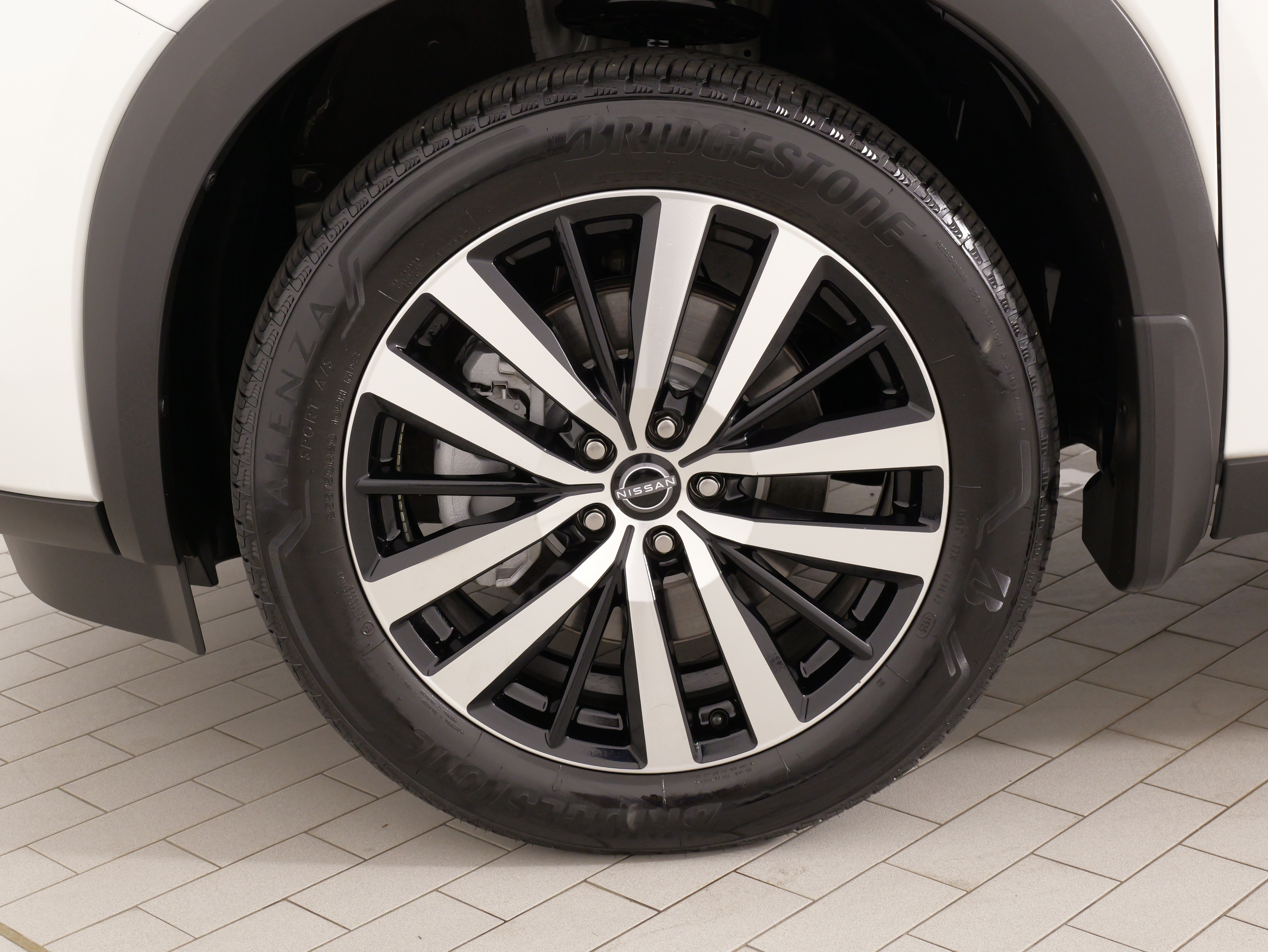 Used 2025 Nissan Pathfinder Platinum AWD/4WD image 56