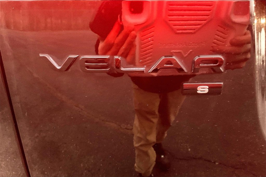 Used 2021 Land Rover Range Rover Velar R-Dynamic S image 26