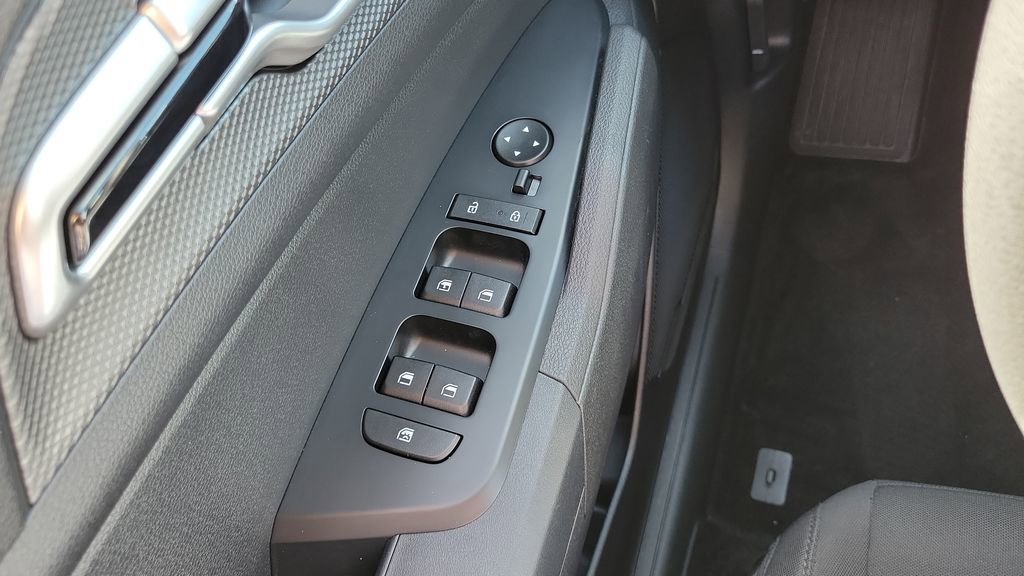 Used 2025 Kia Sportage LX image 22