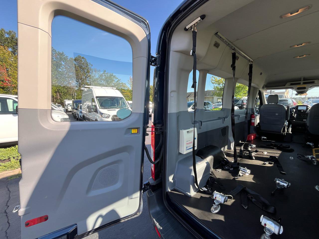 Used 2017 Ford Transit 350 XL RWD image 28