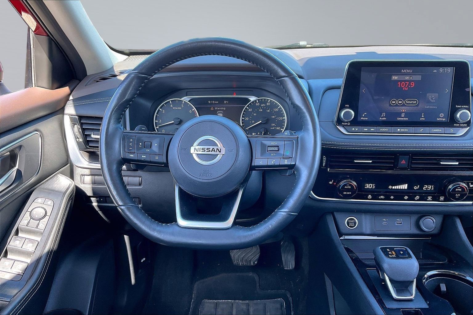 Used 2021 Nissan Rogue SV image 5