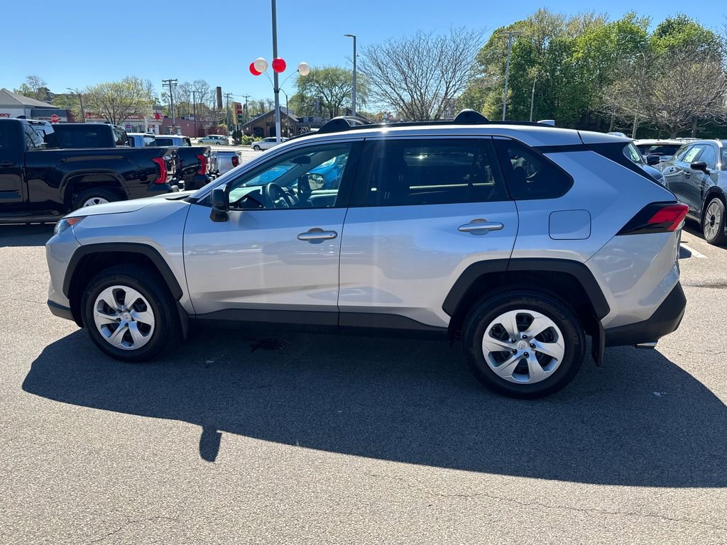 Used 2021 Toyota RAV4 LE w/ Carpet Mat Package (TMS) AWD/4WD image 4