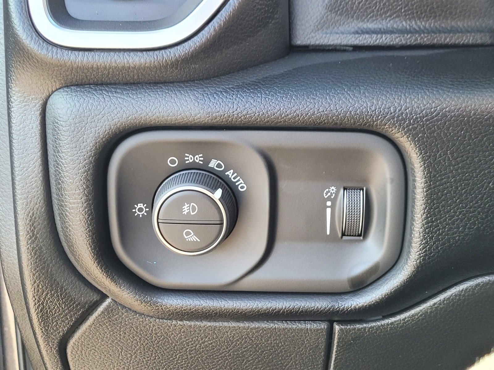 New 2026 RAM 2500 Big Horn AWD/4WD image 27