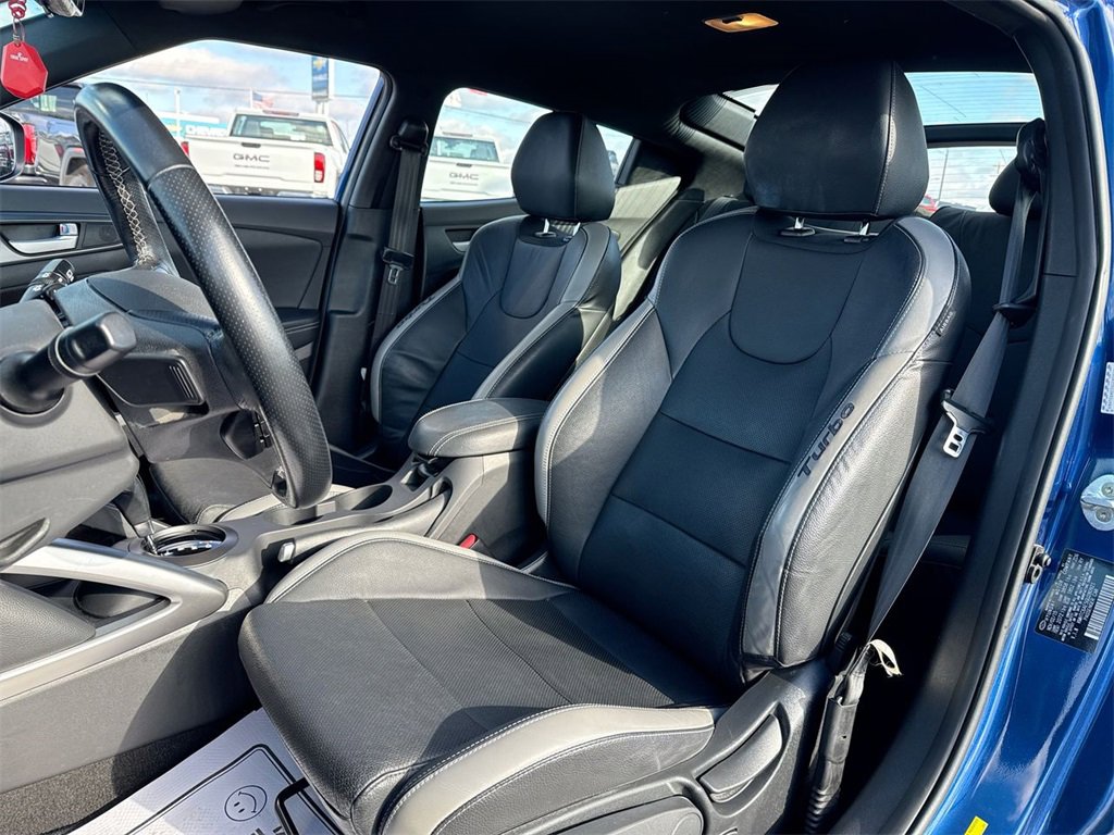 Used 2016 Hyundai Veloster Turbo image 11