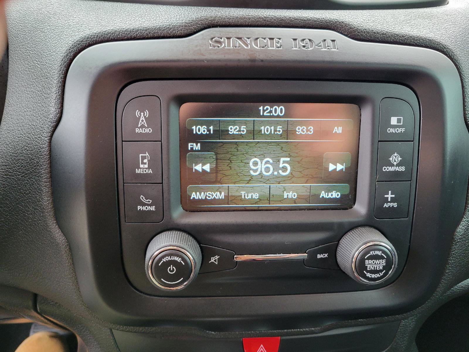 Used 2017 Jeep Renegade Trailhawk image 18