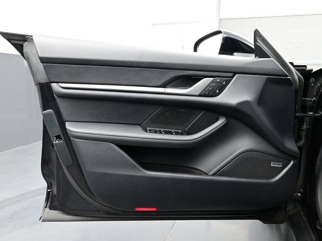Certified 2025 Porsche Taycan AWD/4WD image 7