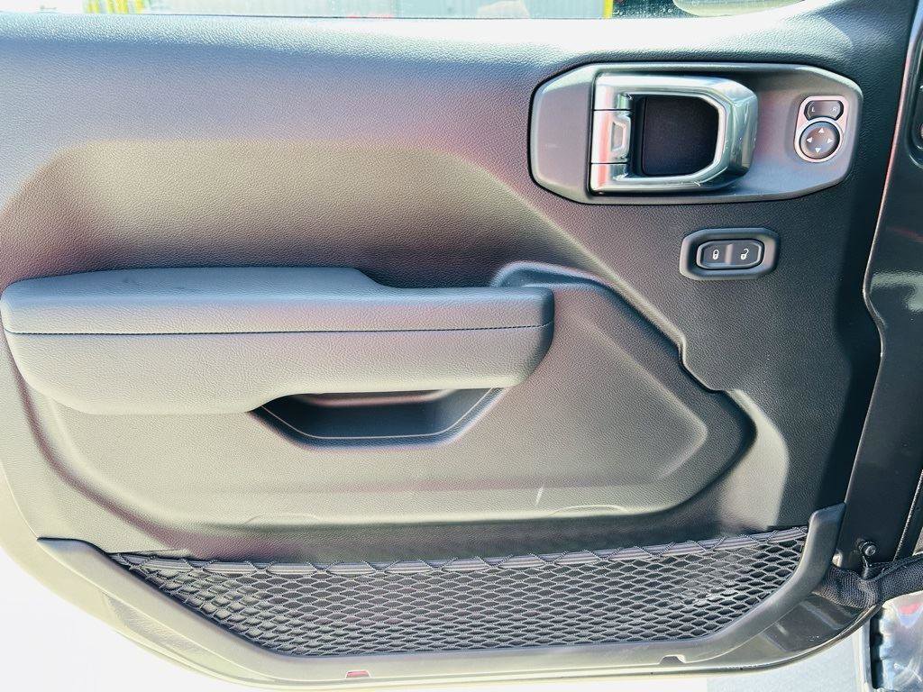 New 2025 Jeep Gladiator Sport image 10