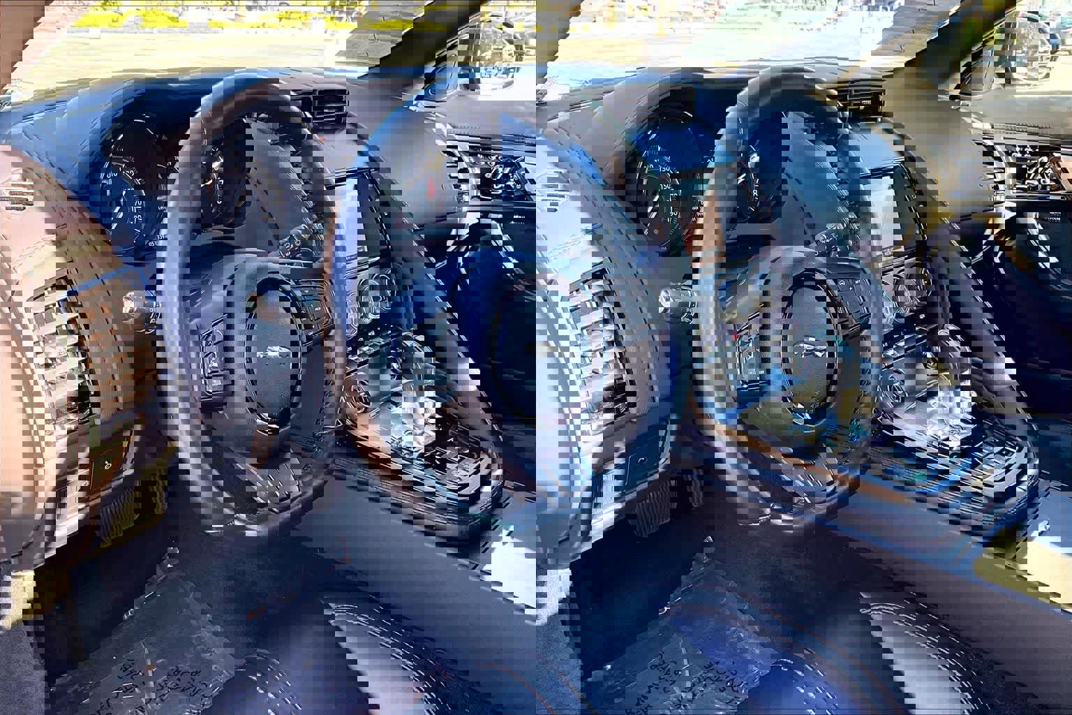 Used 2016 Jaguar F-TYPE Coupe image 16