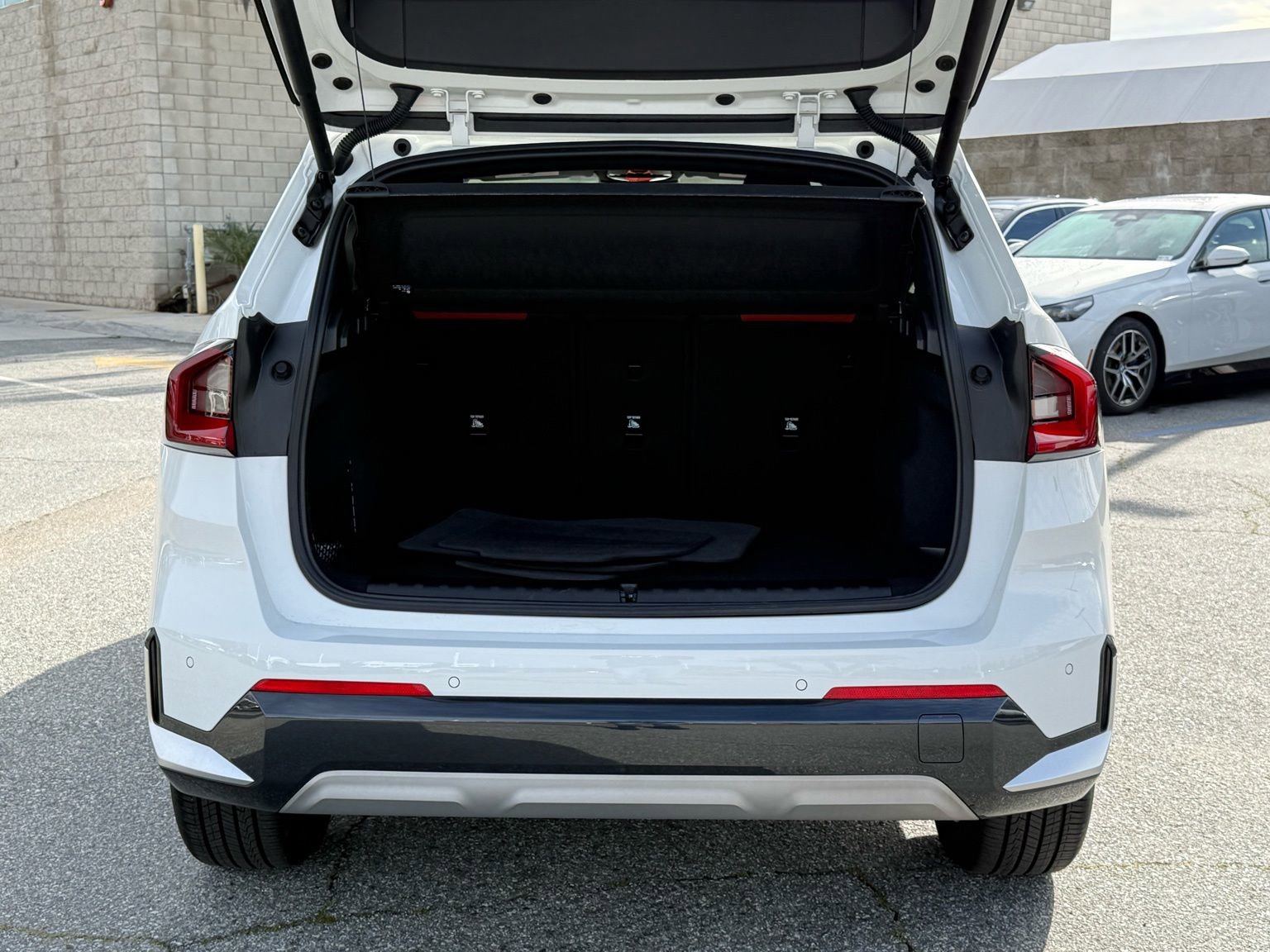 Used 2025 BMW X1 xDrive28i w/ Technology Package image 17