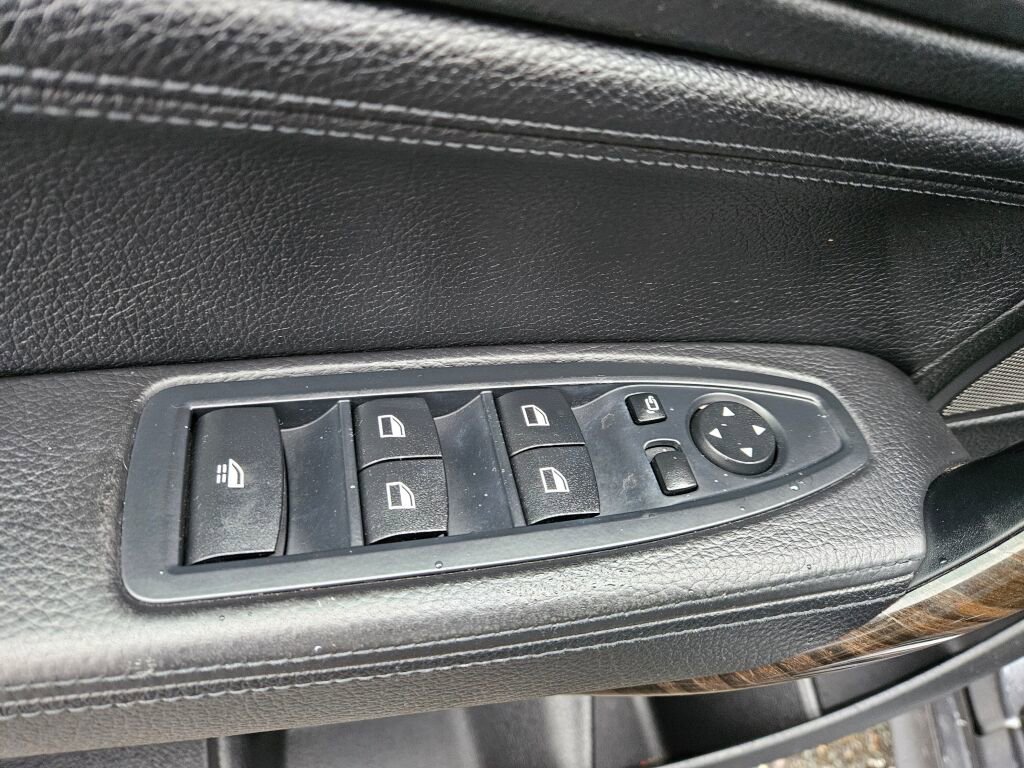 Used 2016 BMW M235i xDrive Convertible image 22