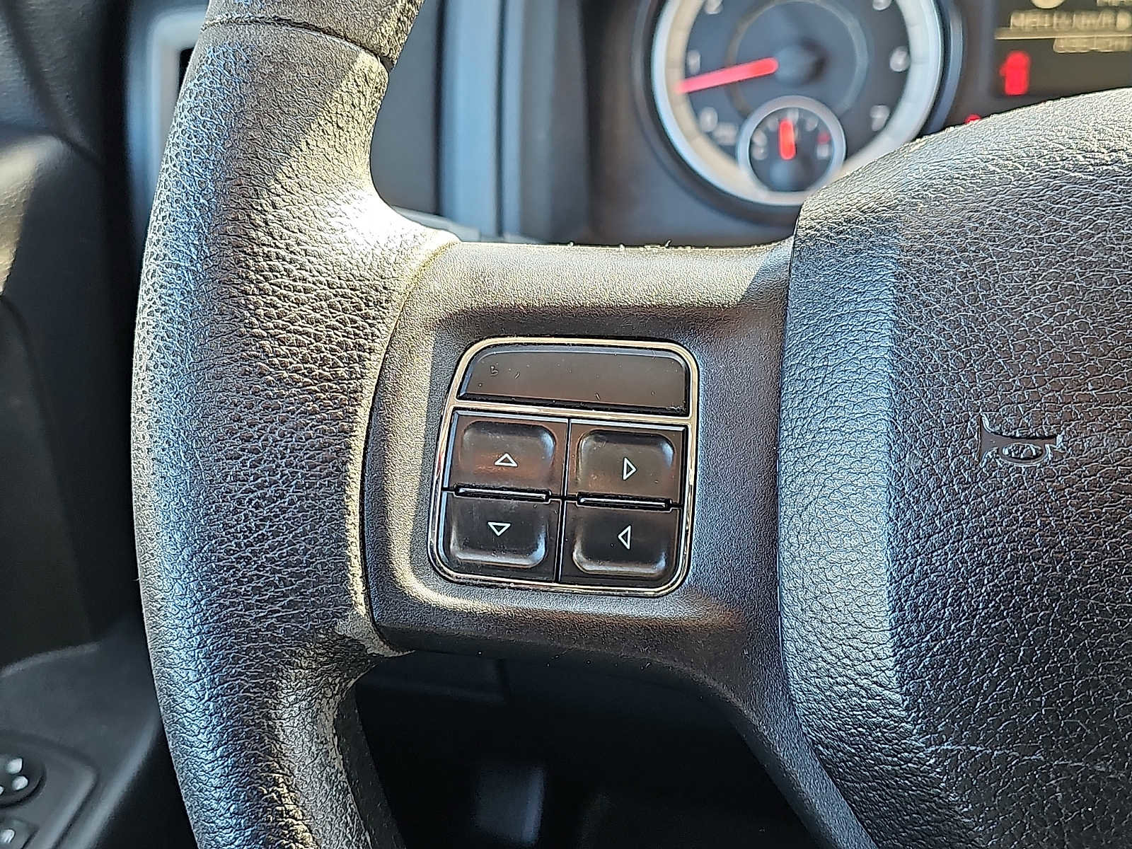 Used 2016 RAM 1500 Express image 19