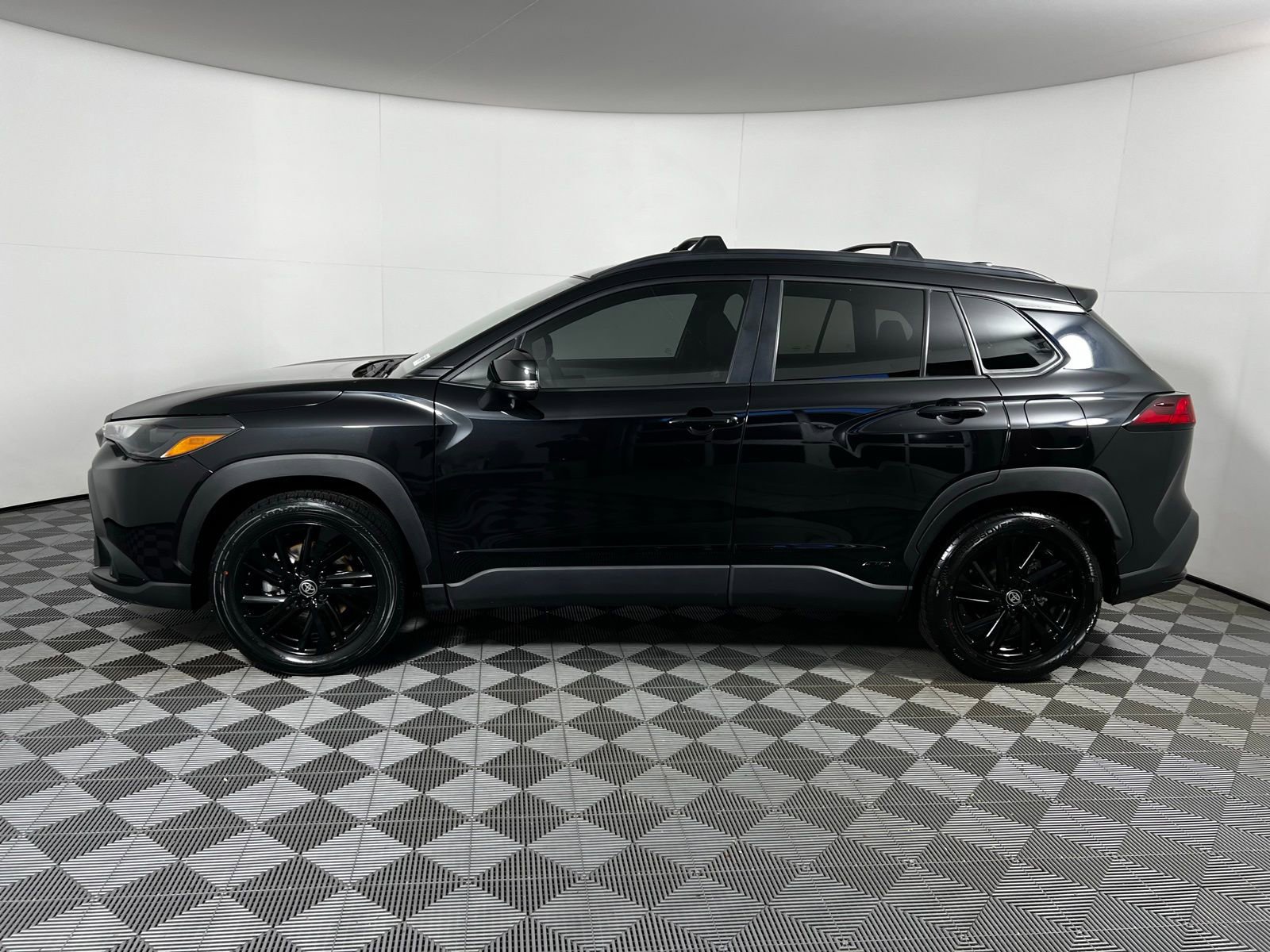 Certified 2024 Toyota Corolla Cross AWD Hybrid image 8