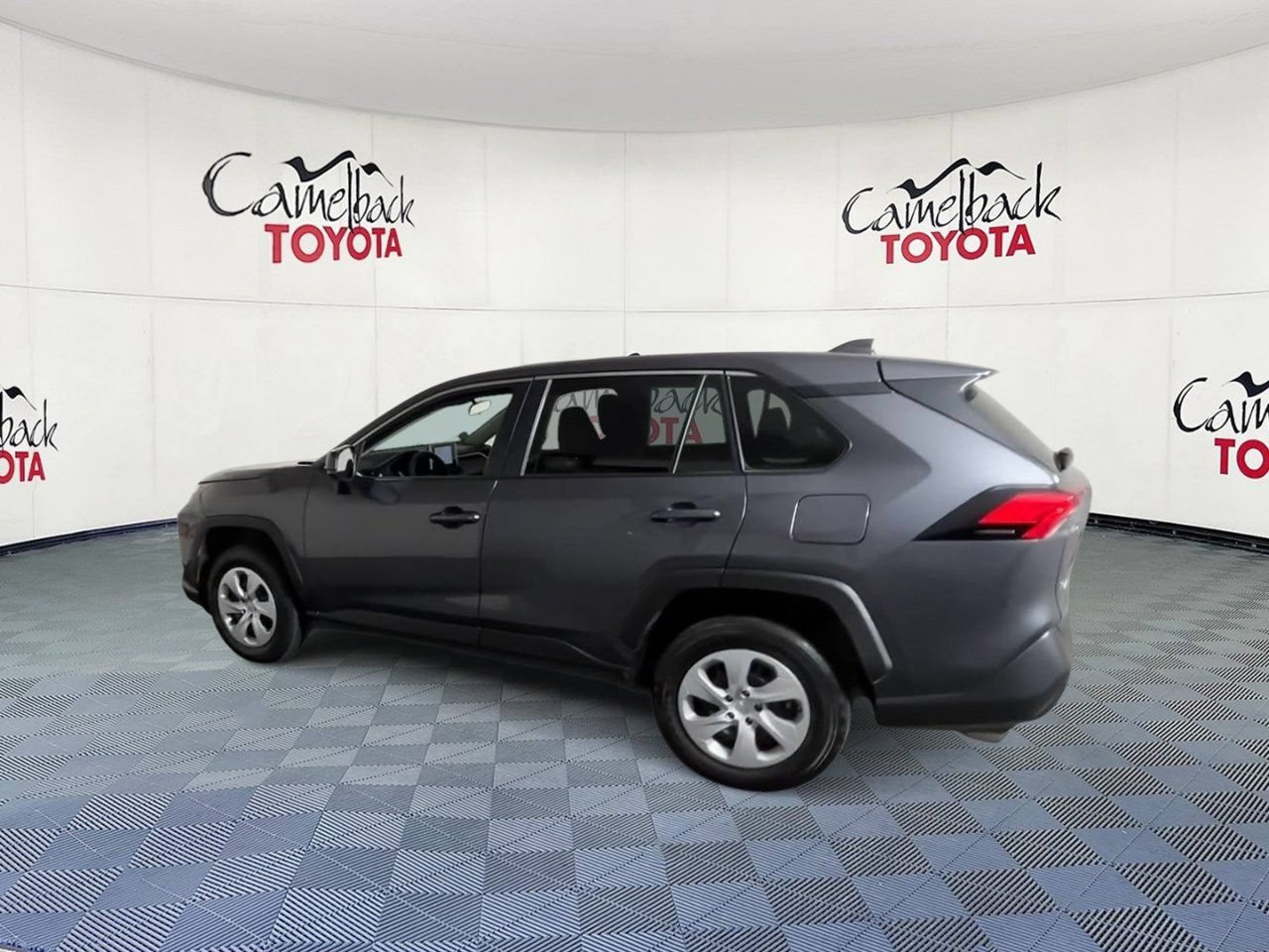 Used 2025 Toyota RAV4 LE AWD/4WD image 8