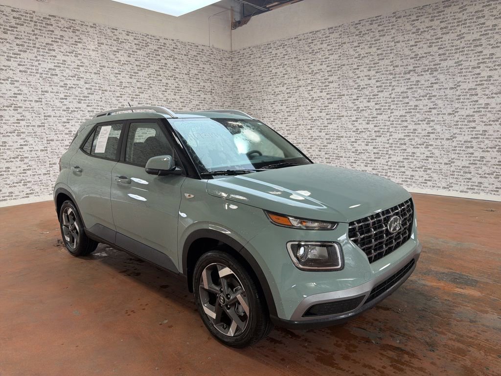 Used 2026 Hyundai Venue SEL FWD image 1