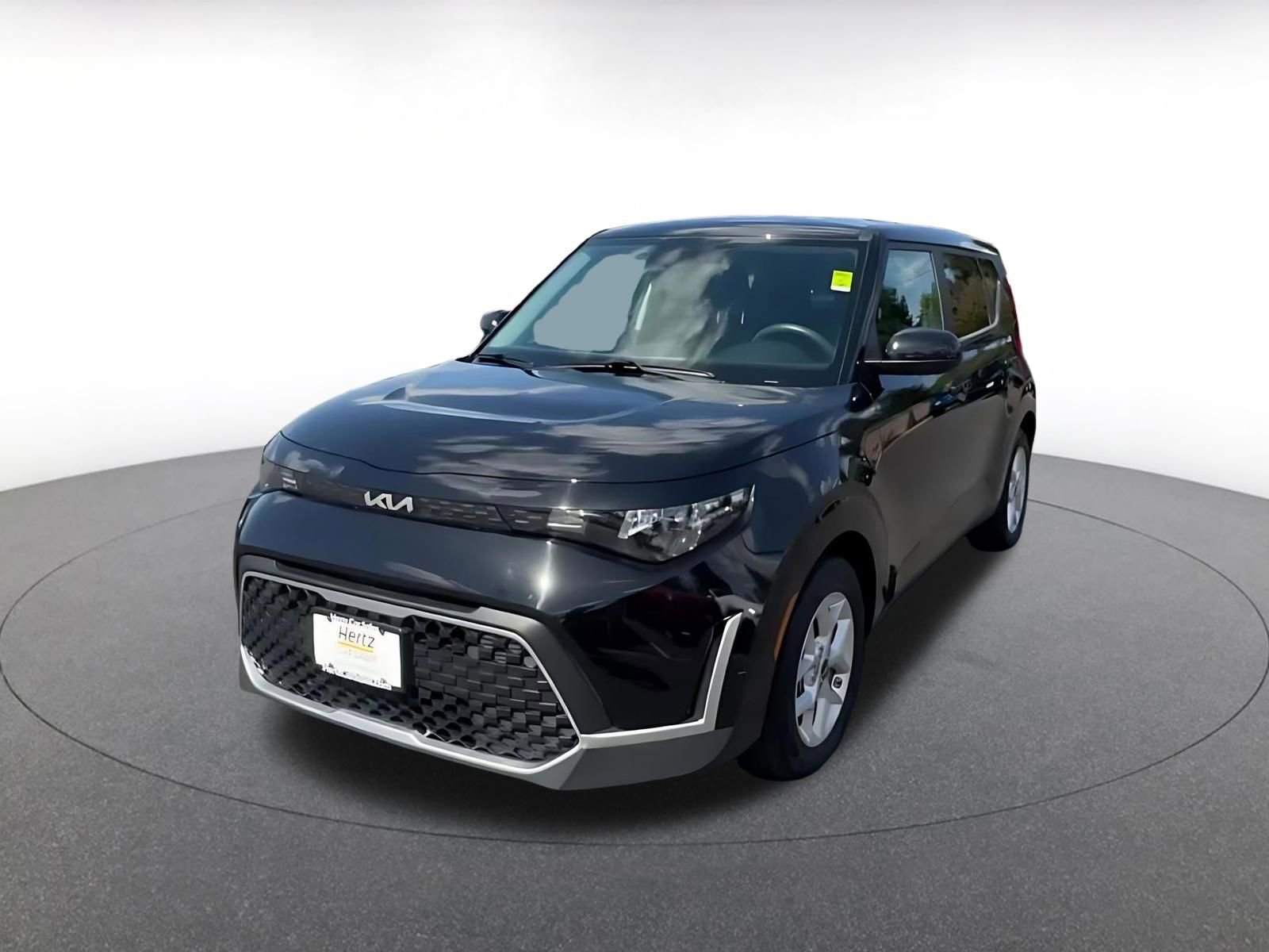 Used 2025 Kia Soul LX w/ LX Technology Package FWD image 7