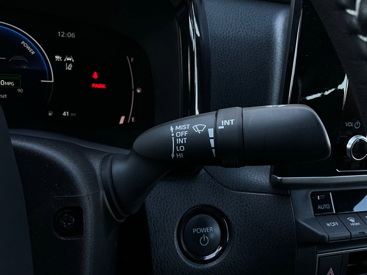 Used 2025 Toyota Camry SE image 36