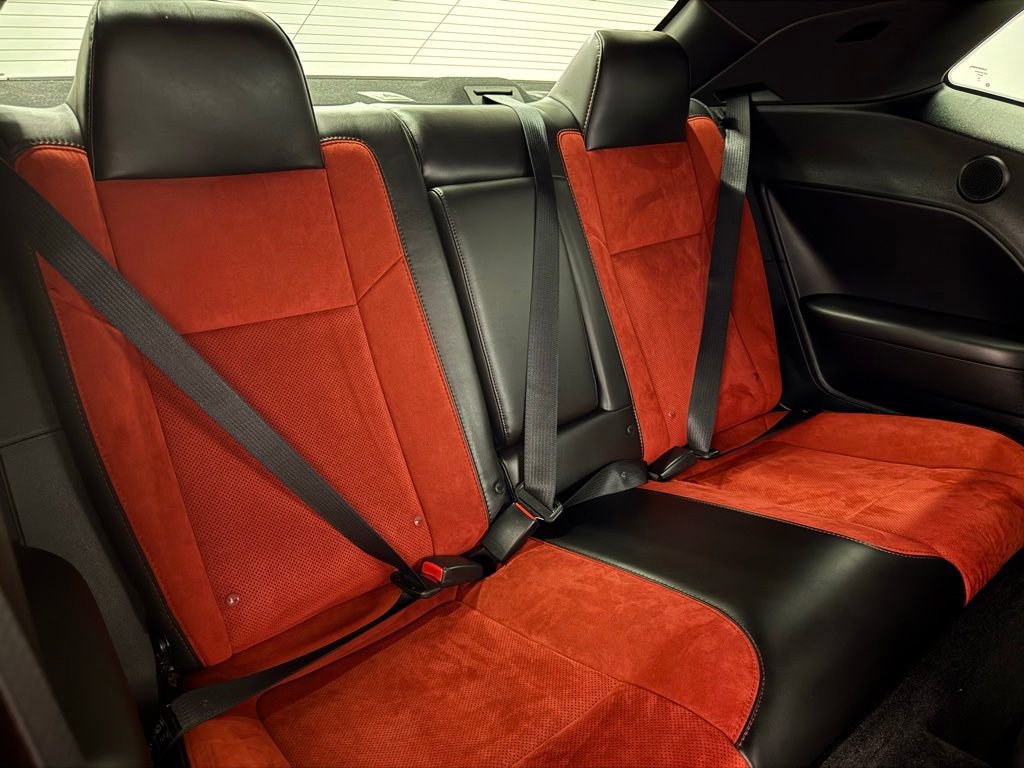 Used 2018 Dodge Challenger R/T Scat Pack w/ Leather Interior Group image 17