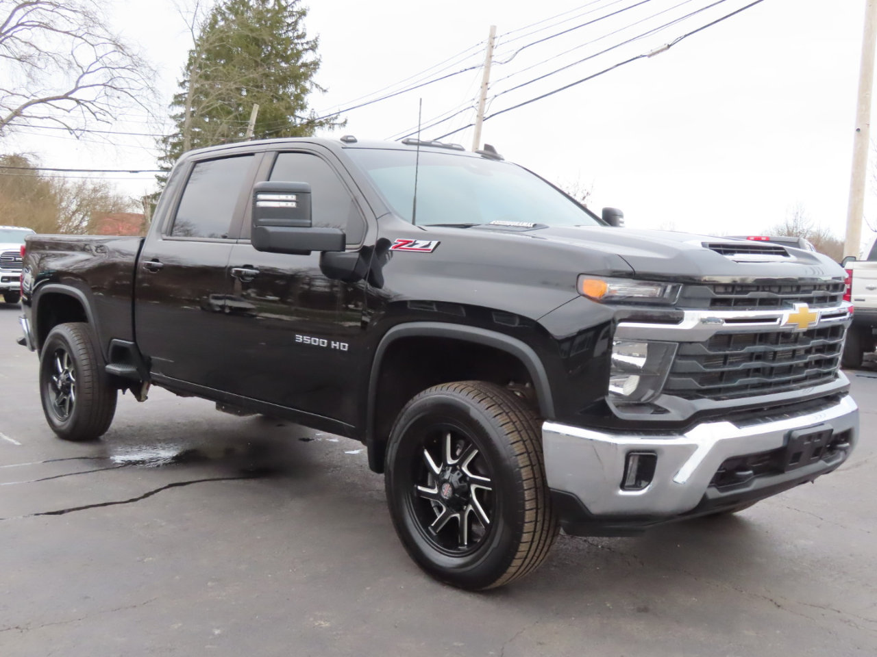 Used 2024 Chevrolet Silverado 3500 LT w/ Safety Package image 8
