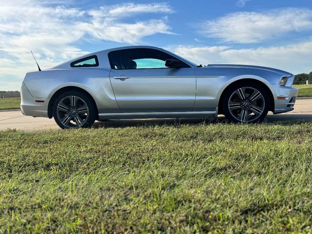 Used 2014 Ford Mustang Coupe w/ V6 Performance Package image 4