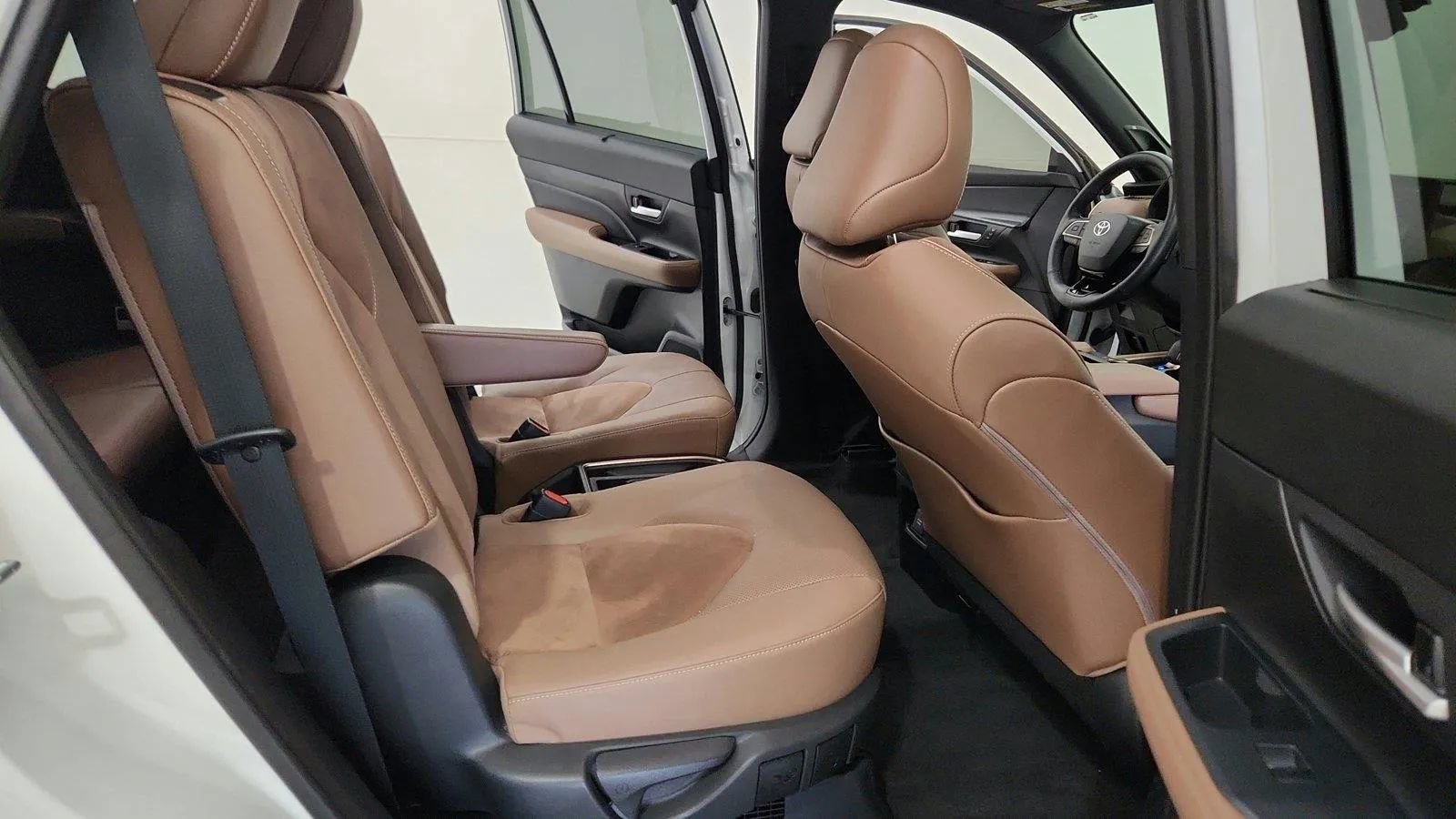 Used 2024 Toyota Grand Highlander AWD Hybrid image 30