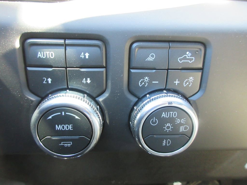 New 2026 GMC Sierra 2500 AT4 w/ AT4 Premium Plus Package AWD/4WD image 18