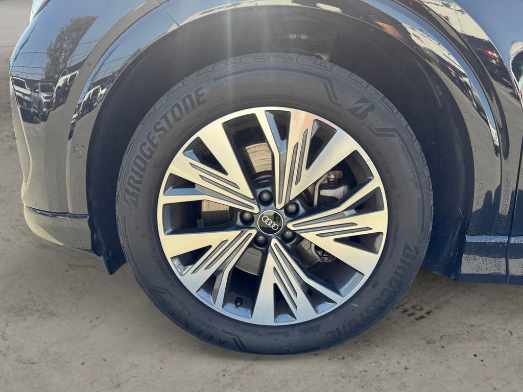 Used 2023 Audi Q4 e-tron Premium Plus w/ Premium Plus image 14