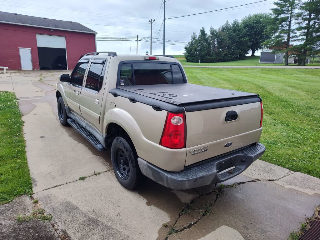 Used 2005 Ford Explorer Sport Trac 2WD image 2