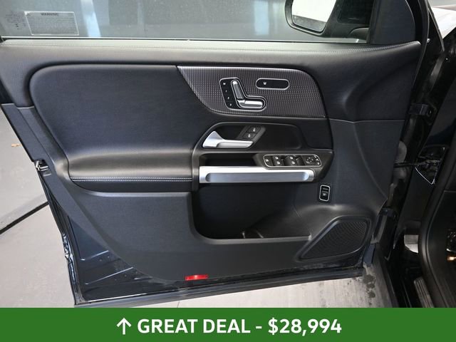 Used 2023 Mercedes-Benz GLB 250 4MATIC image 18