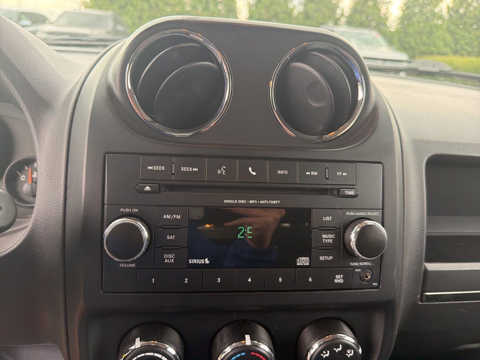 Used 2017 Jeep Patriot Latitude image 14