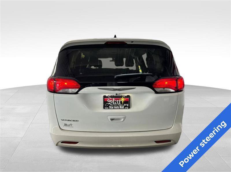 Used 2021 Chrysler Voyager L FWD image 6